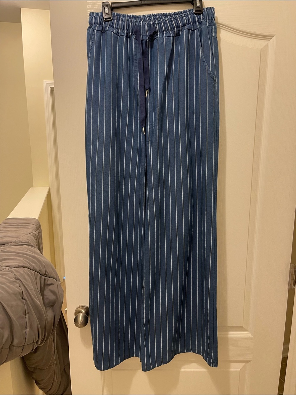 Women’s Navy Blue Pinstripe Wide-Leg Drawstring Pants